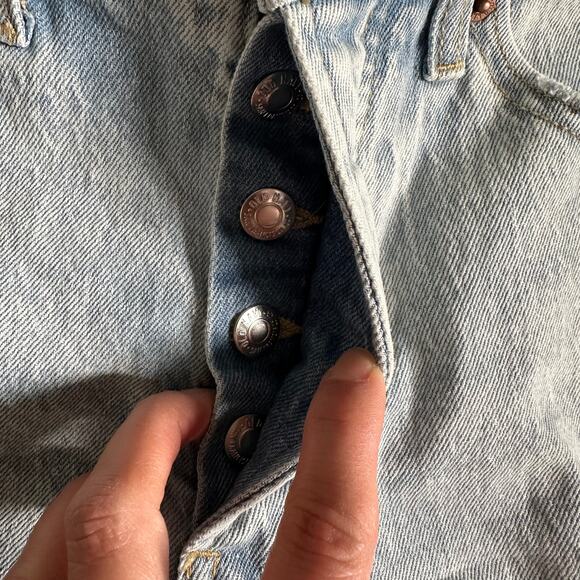 Old Navy Light Wash High Rise Curvy OG Straight Distressed Cutoff Shorts - Picture 4 of 6